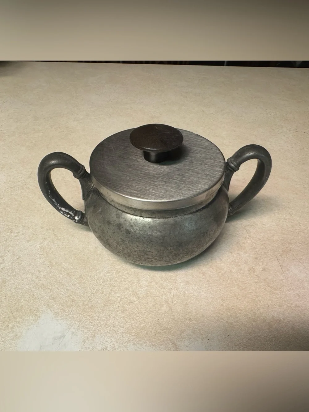 Meriden Silverplate Co vintage meriden